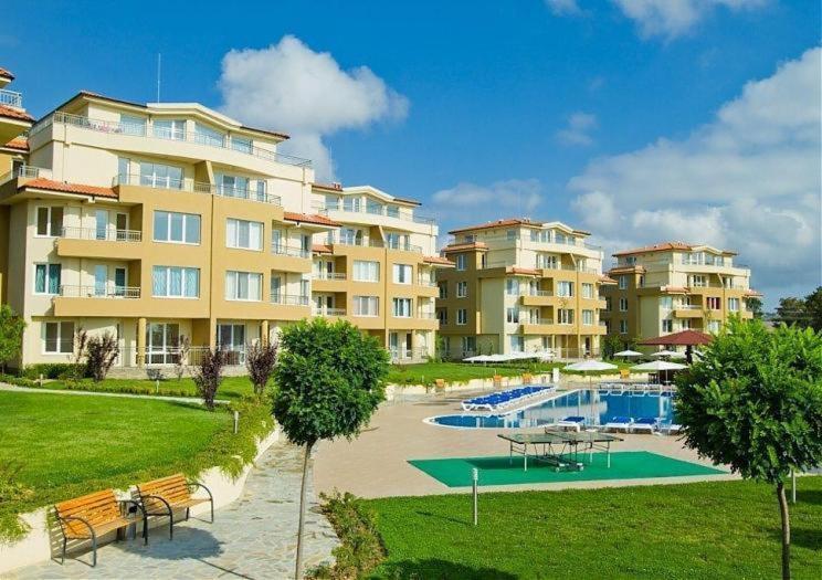 Аппартамент Pines Beach Resort Byala  Exterior foto